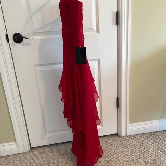 Gorgeous Arden B red flowing tiered dress, M. NWT - Picture 7 of 11